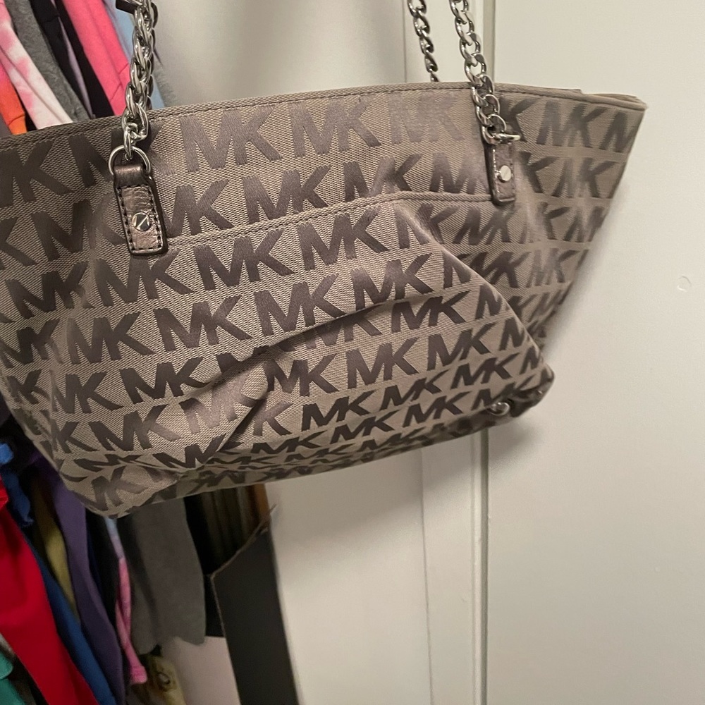 BEAUTIFUL Micheal kors bag! - Picture 2 of 3